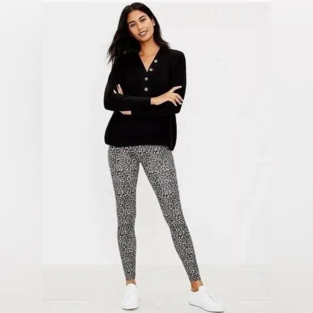 Lou & Grey Leopard Print leggings